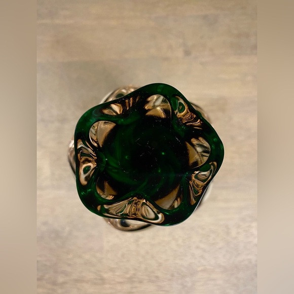 Vtg. Czech Bohemian Chribska Twisted Green Glass Vase by Hospodka - Picture 5 of 10